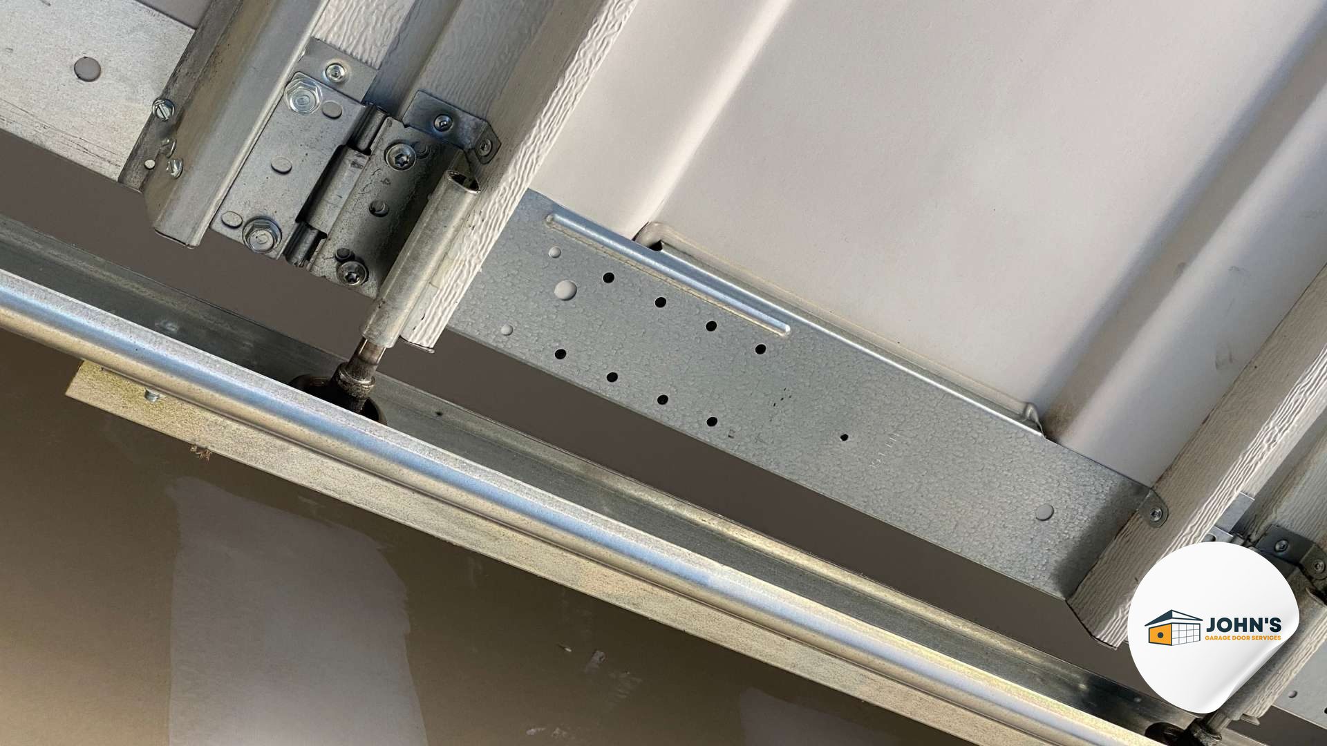 Understanding R-Value and San Diego's Climate Needs - Best Insulation R-Value for Garage Doors in San Diego Summers — San Diego Garage Door Energy Efficiency